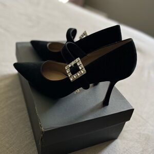 Ann Taylor kitten heal shoes